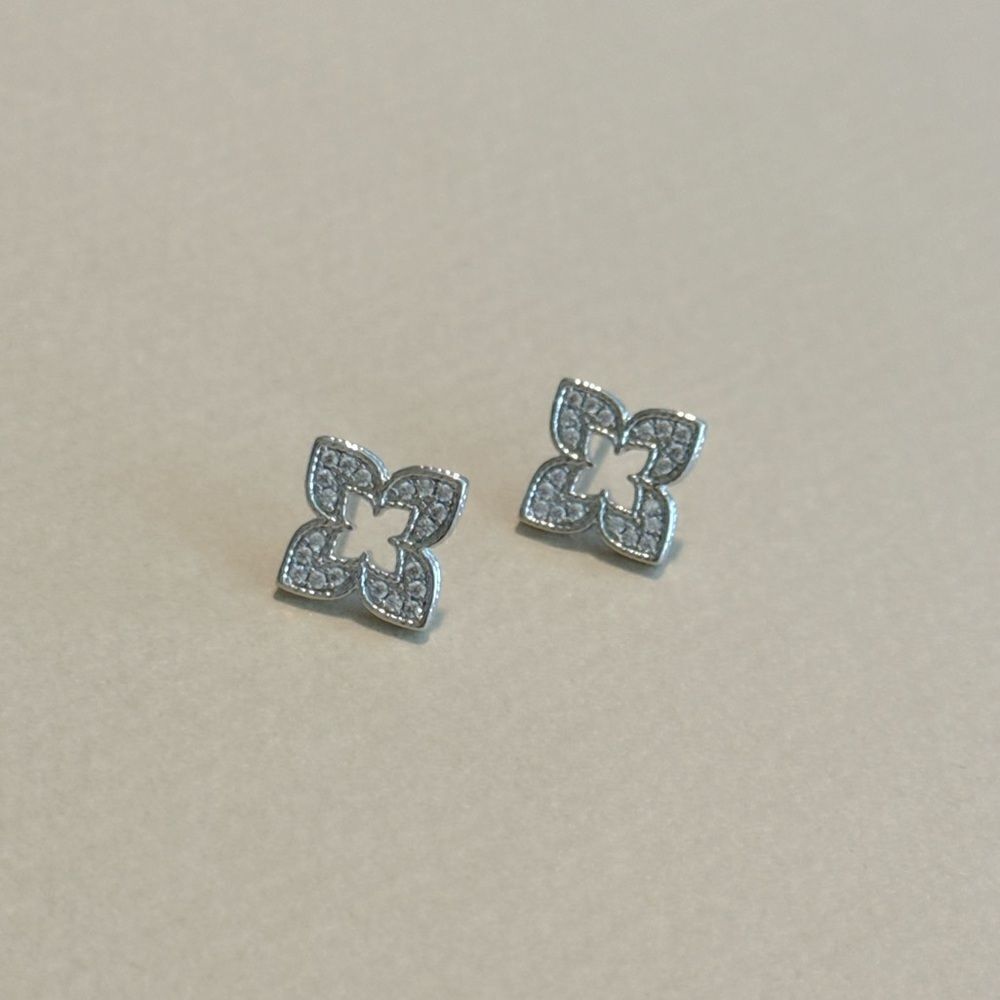 Diamond flower earrings M804 - Picture 3 of 5
